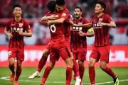 华体会体育-上港队员互相配合，精彩进攻助球队取胜