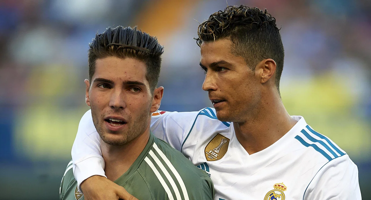 格拉纳达门将神勇，保护球门不失