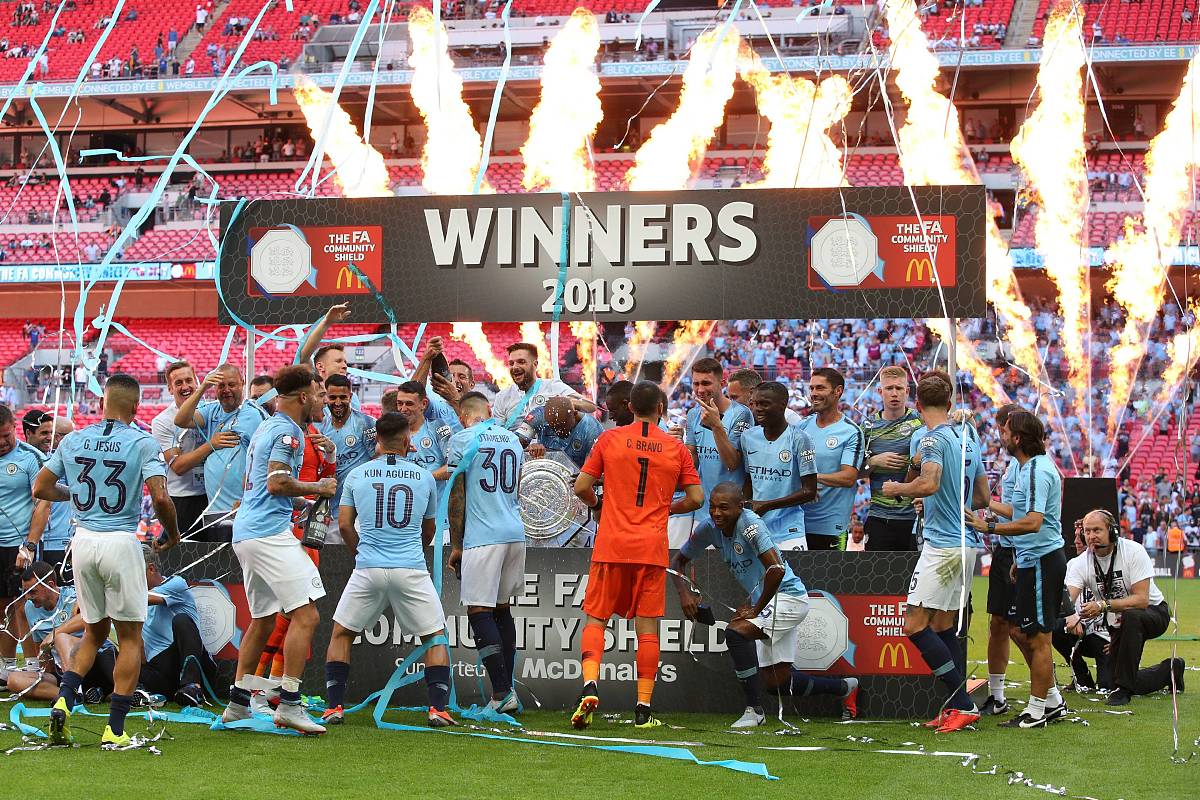 包含紧张刺激，欧预赛关键对决上演，球迷热血澎湃的词条