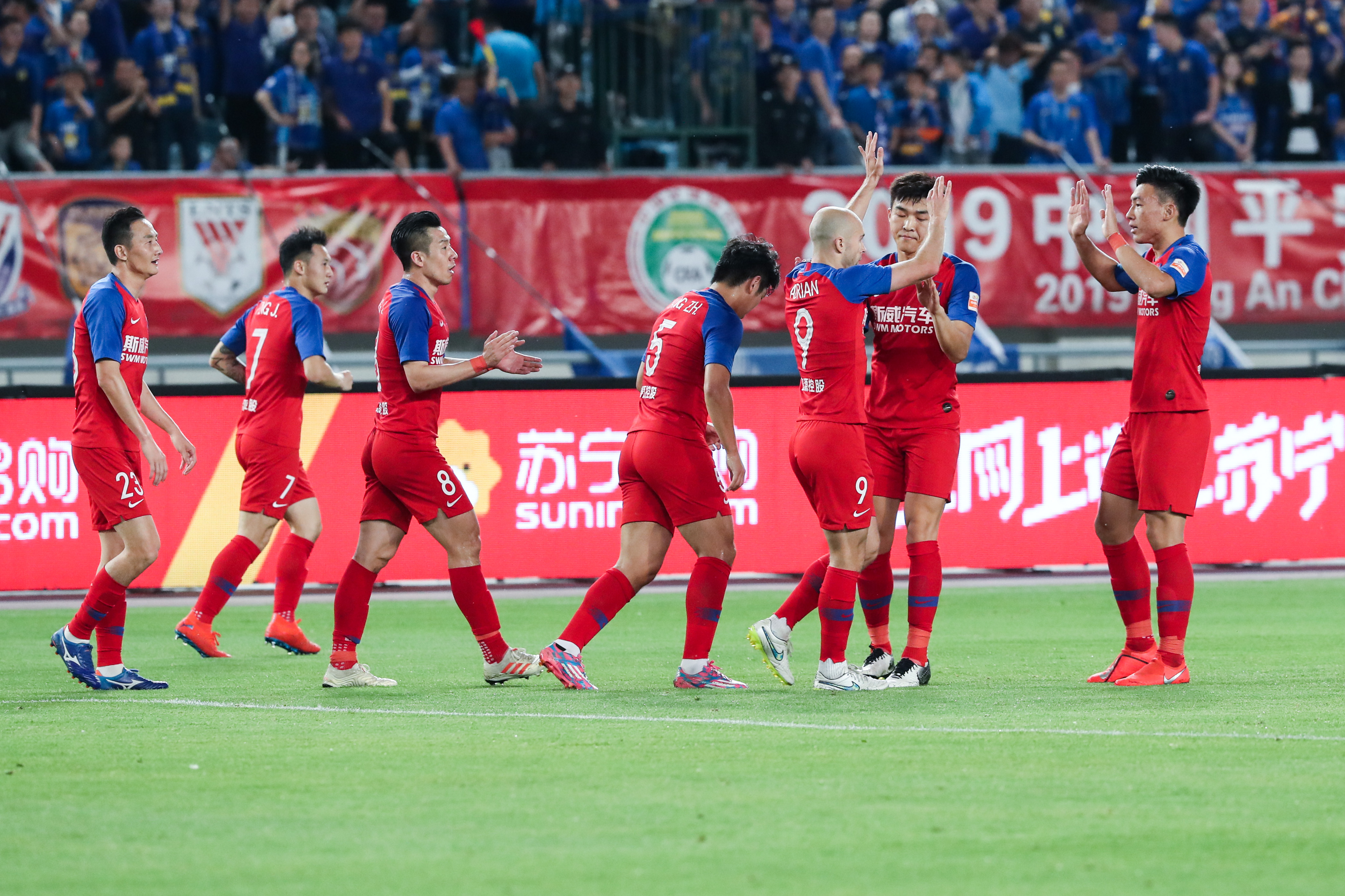 命中三分反超比分，打破僵局取得领先