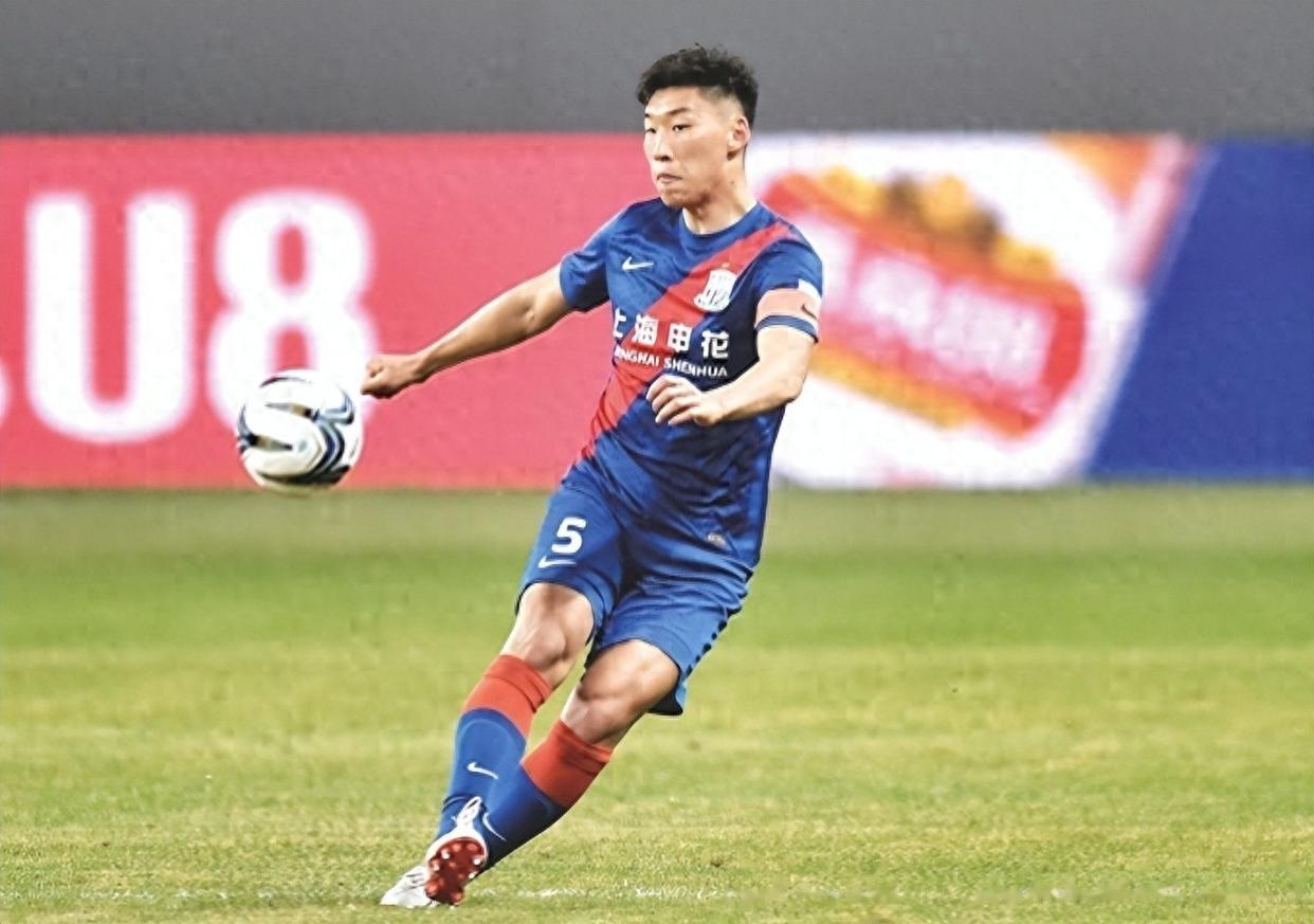 恒大客场0:0逼平申花，保持