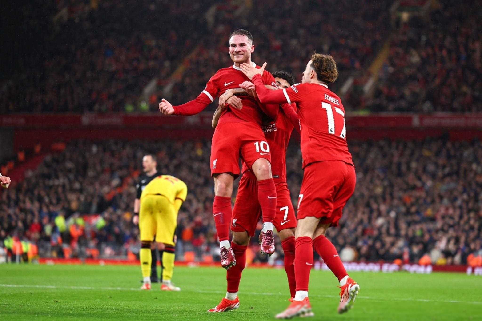 包含巴黎圣日耳曼不敌昂热，遭遇意外失利的词条