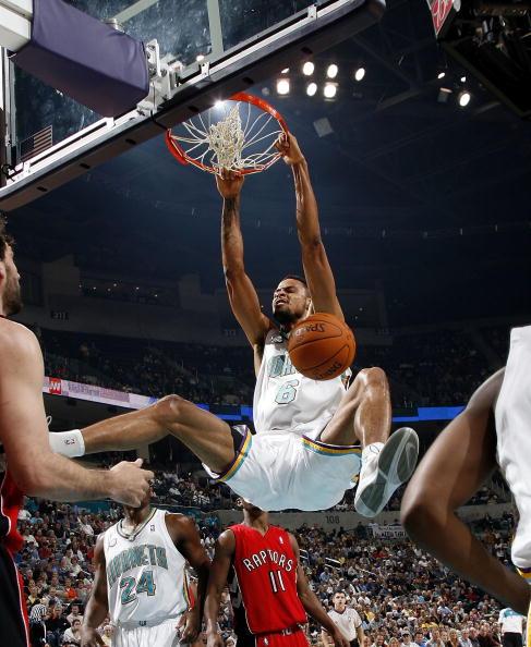 欧洲篮球盛事竞技激烈,各队争夺无情上演 欧洲篮球盛事竞技激烈,各队争夺无情上演