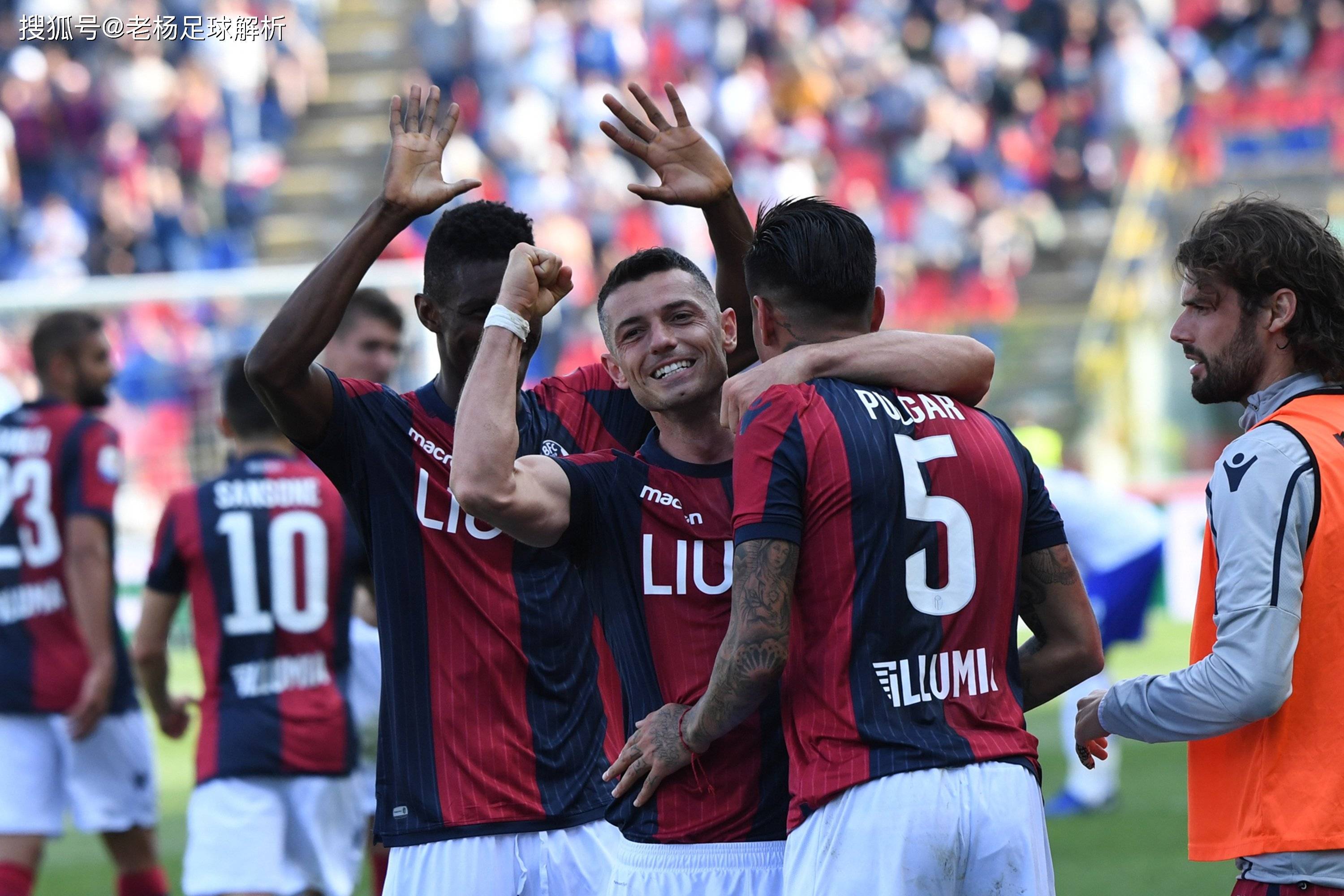 包含莫斯科狂欢球队取得进球，赢得比赛的词条