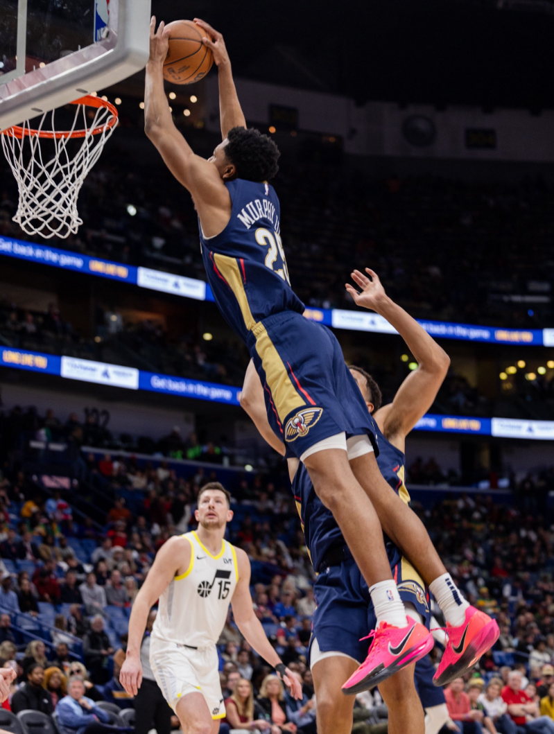 鹈鹕队控卫霍乐迪连续砍下高分，助球队取胜