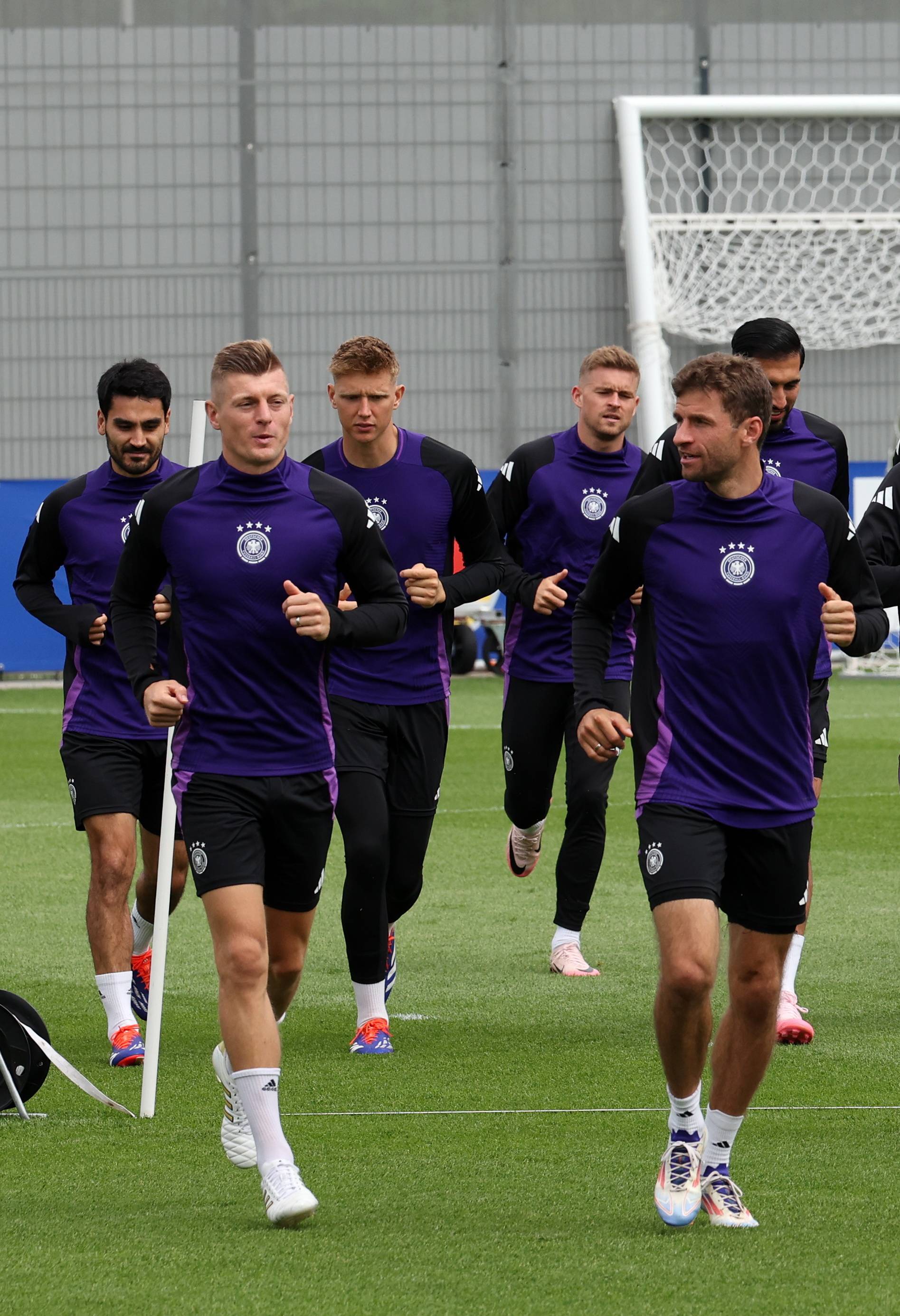 欧洲足球盛事选手展现过人实力