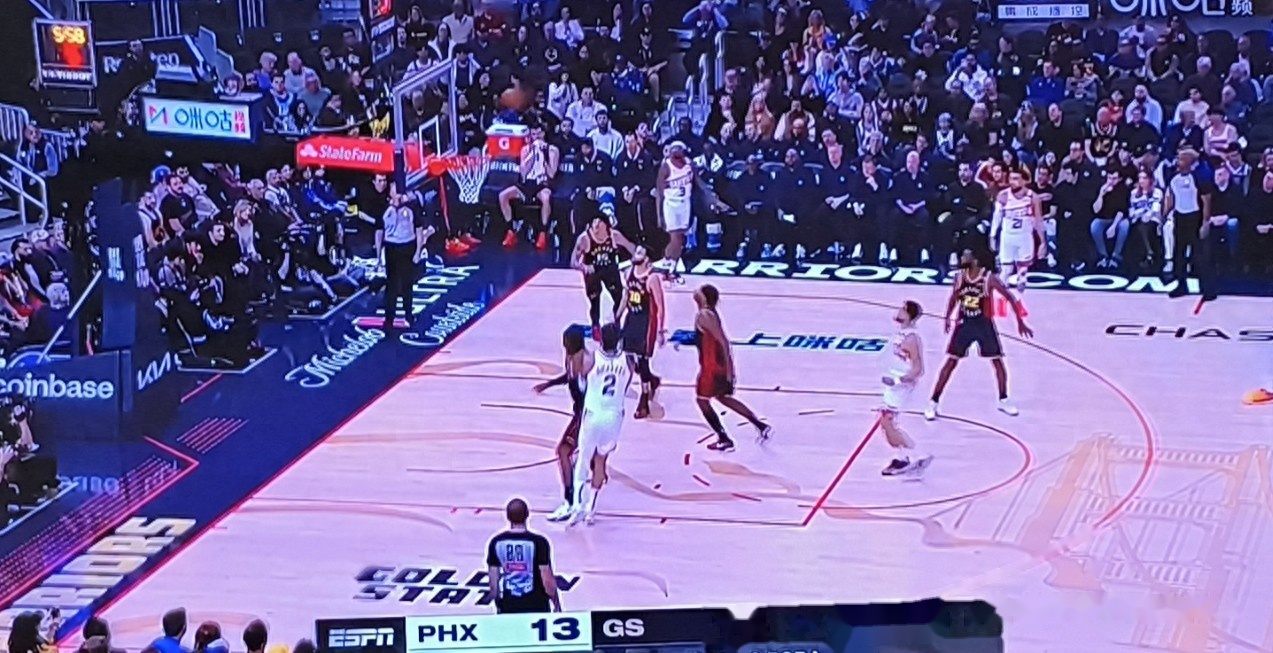 勇士主场不敌魔术，库里状态低迷