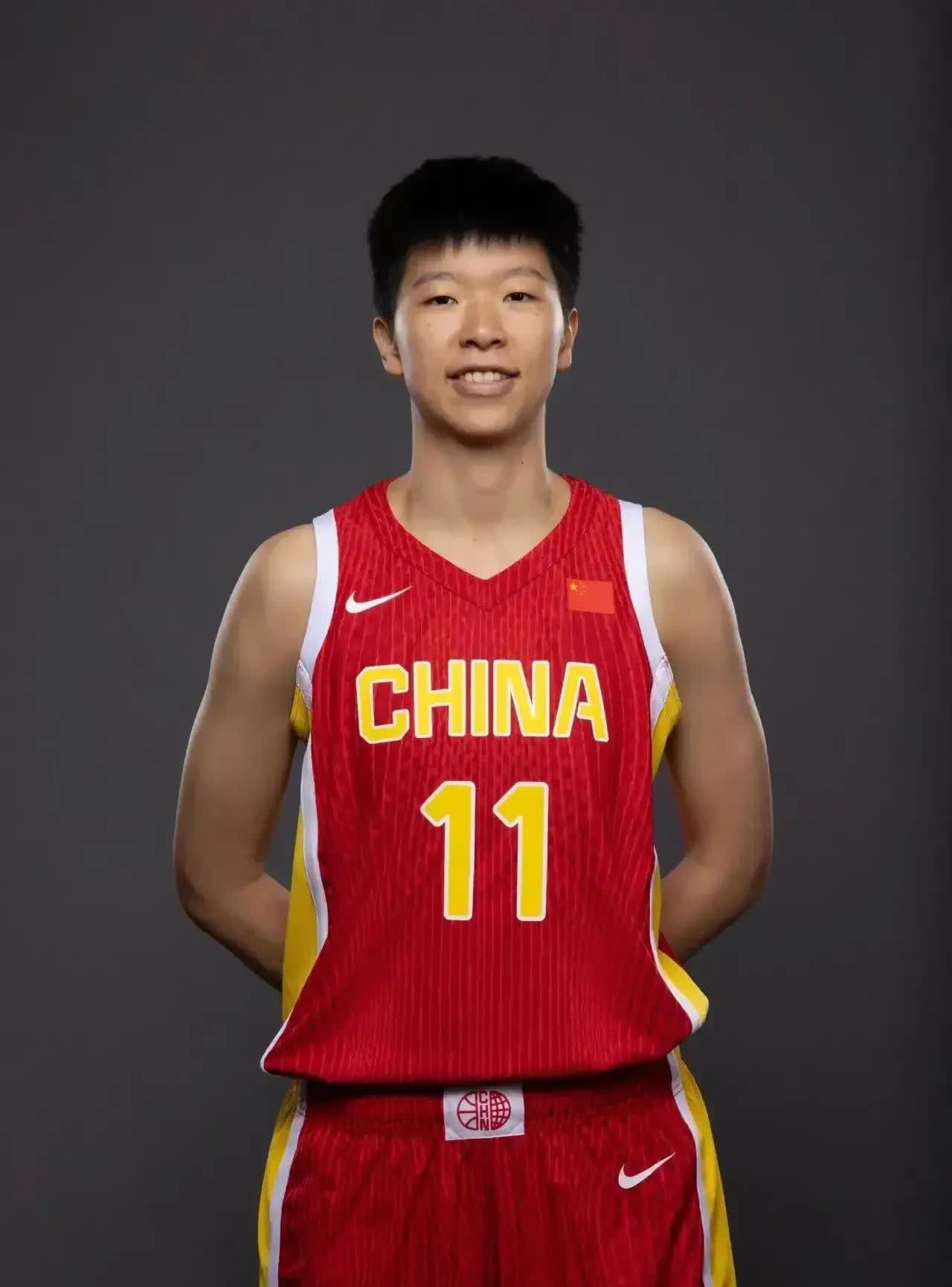 篮球新人崭露头角，优秀表现抢尽风头