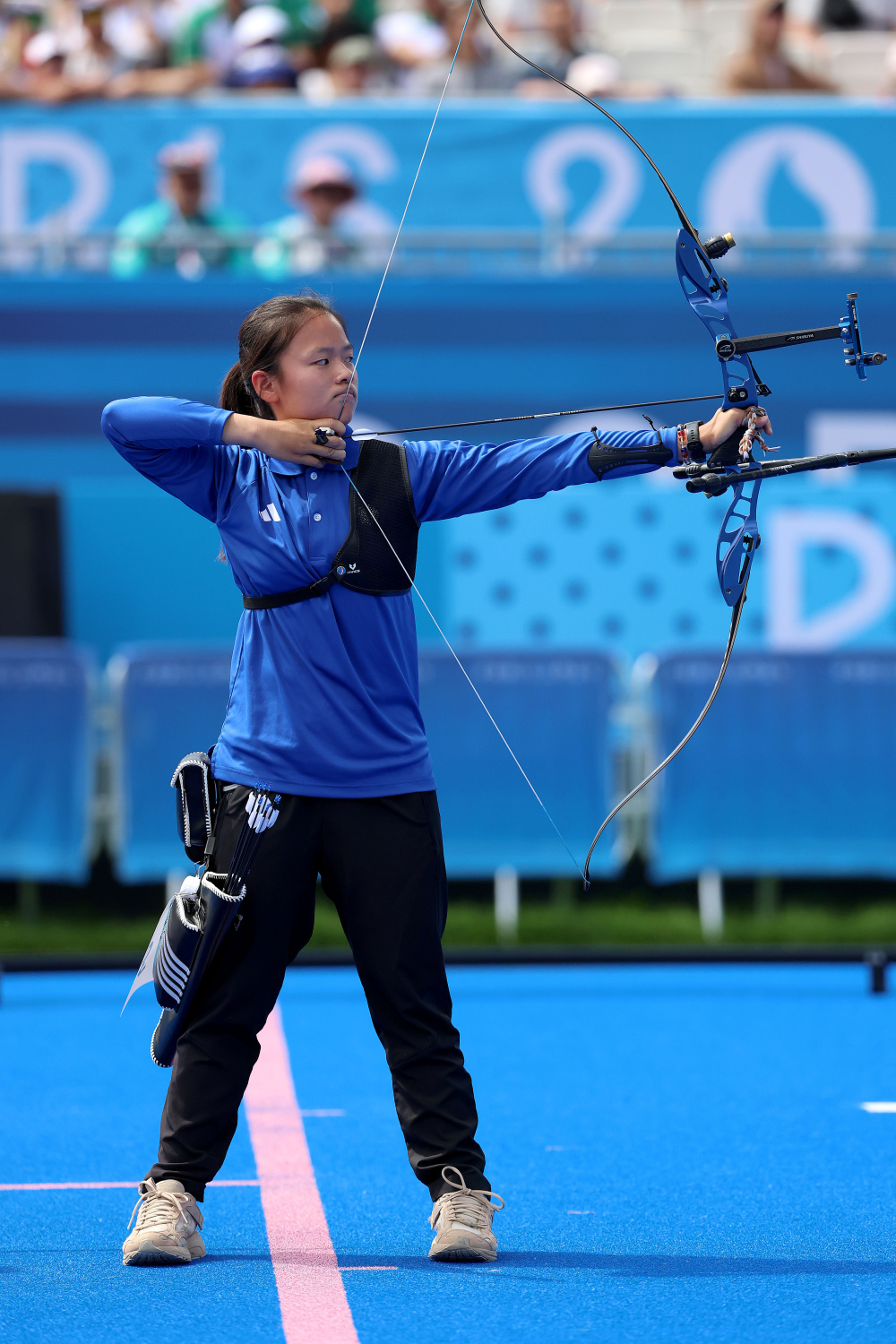 尼日利亚射箭选手慷慨展示风采