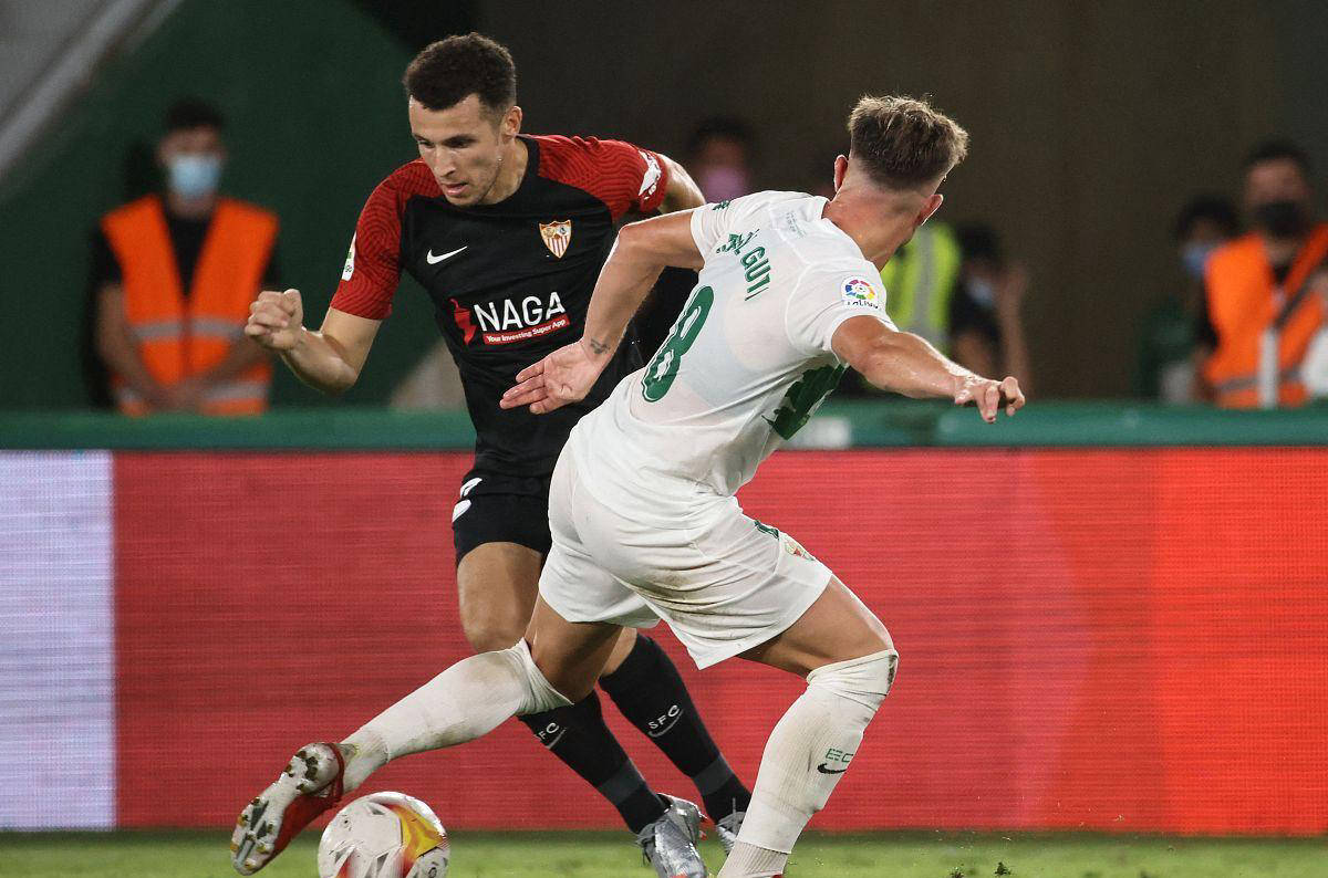 塞维利亚宣布签约塞尔塔前锋纳尼托