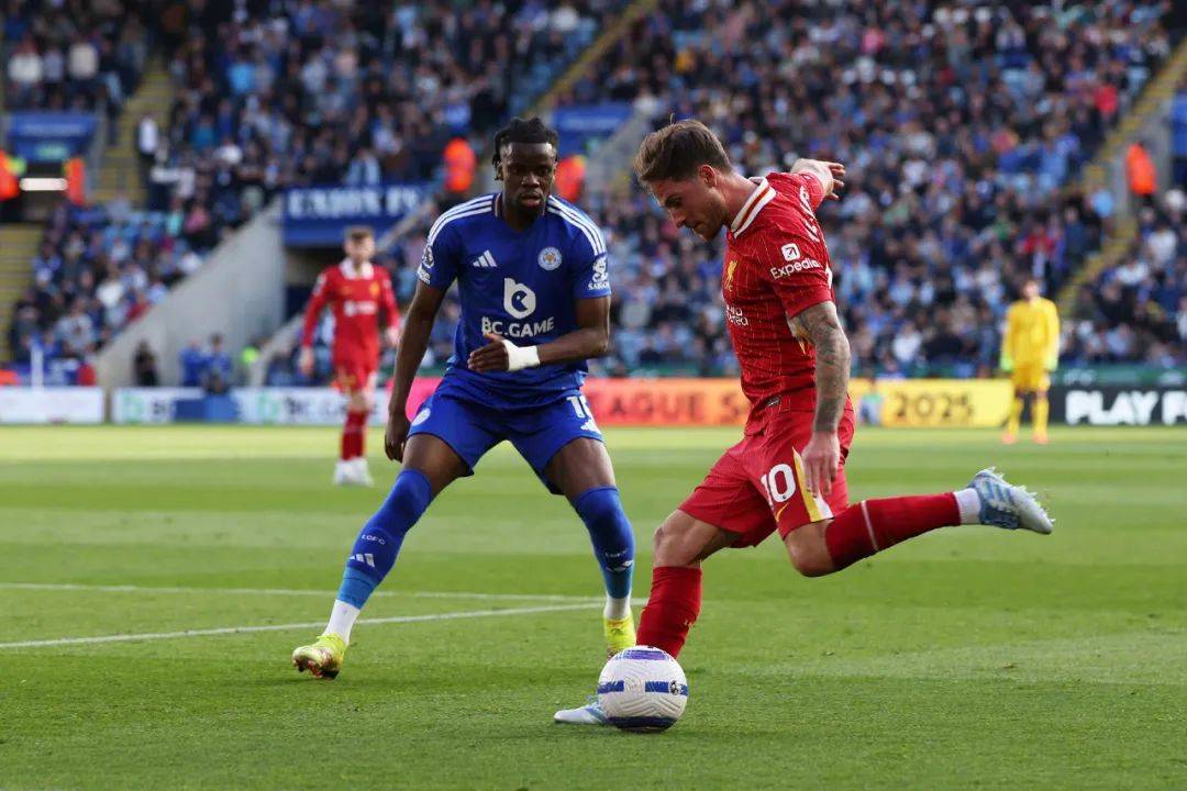 利物浦主场4-1大胜莱斯特城，继续保持英超领先地位