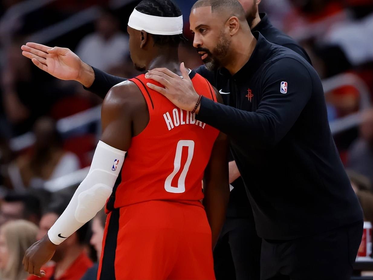 热火客场战胜篮网，巴姆大放异彩