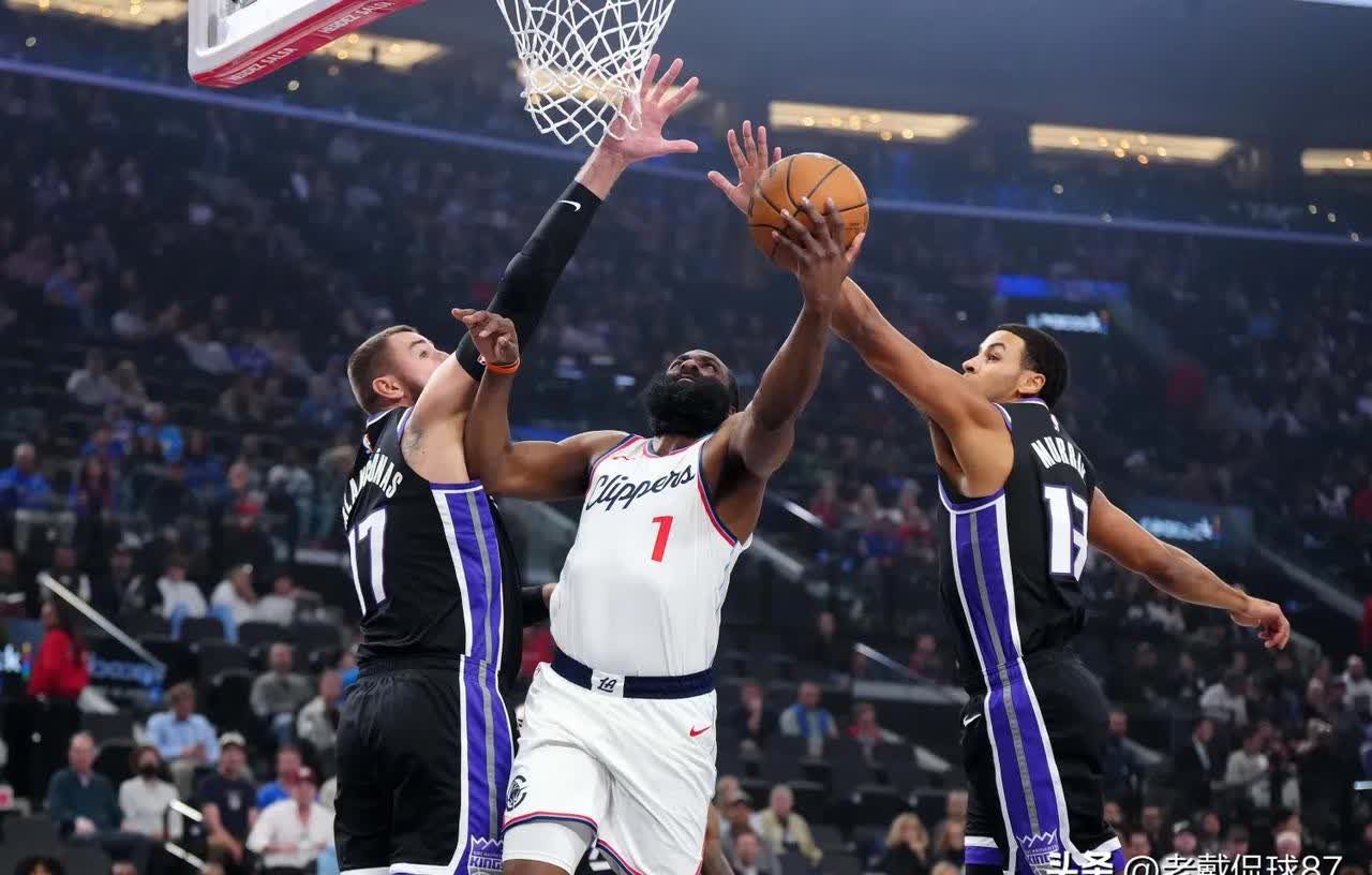 快船客场击败魔术，莺哥40+全力以赴赢下对手的简单介绍