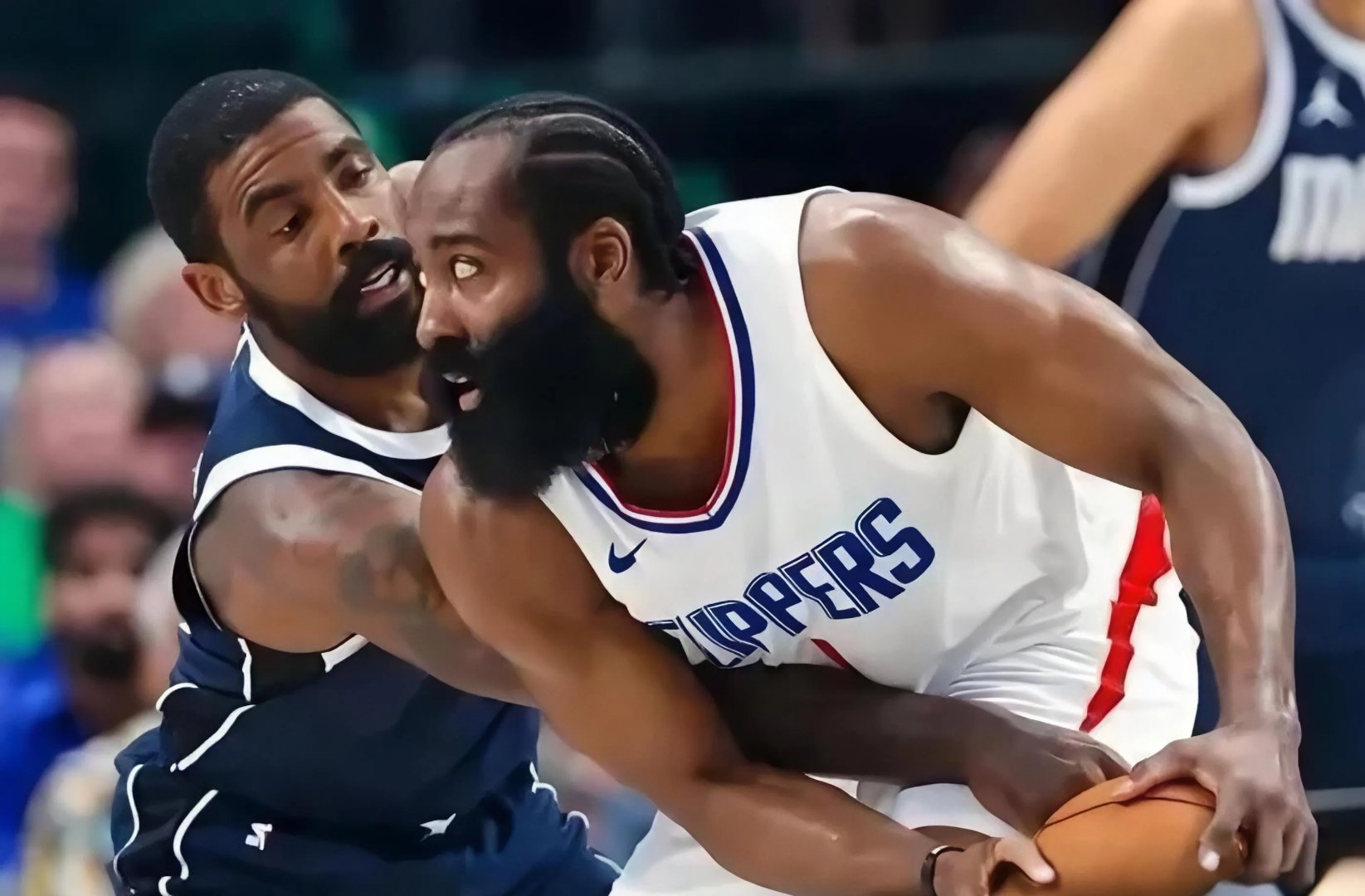 火箭客场战胜独行侠，哈登32分成全场最高的简单介绍