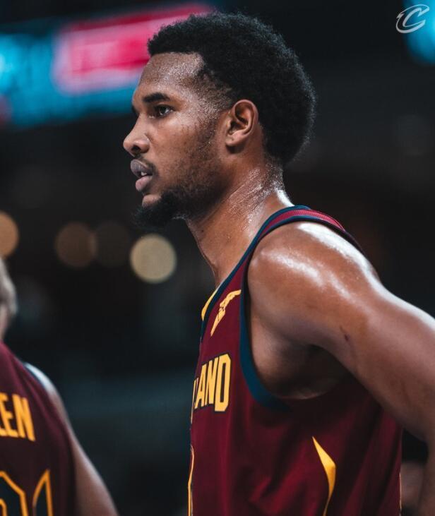 孟菲斯客场力克猛犸，取得五连胜