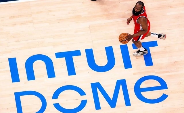 快船战胜尼克斯，继续稳居前列的简单介绍