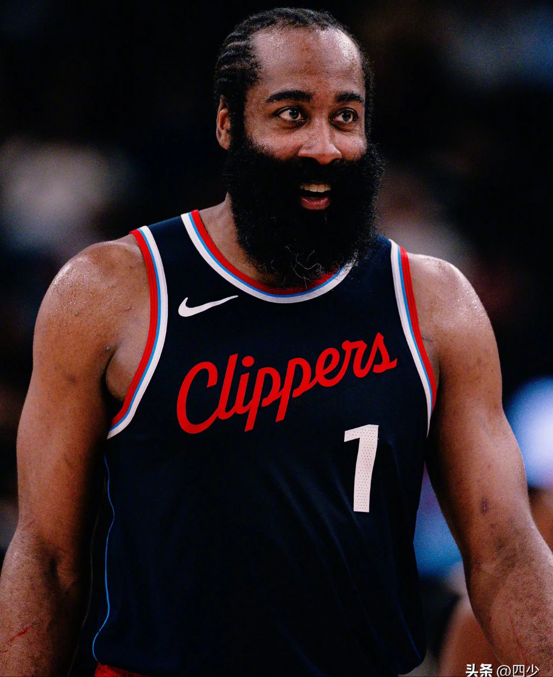 快船战胜尼克斯，继续稳居前列的简单介绍